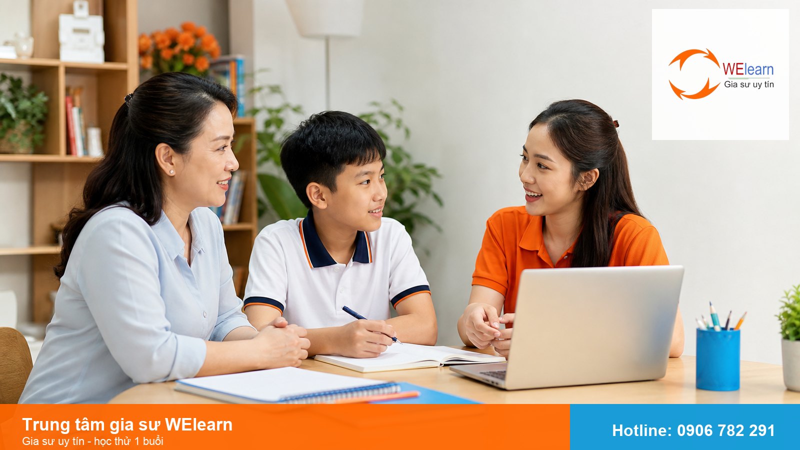 Phụ huynh và học sinh lớp 6 trao đổi sau buổi học thử gia sư WElearn